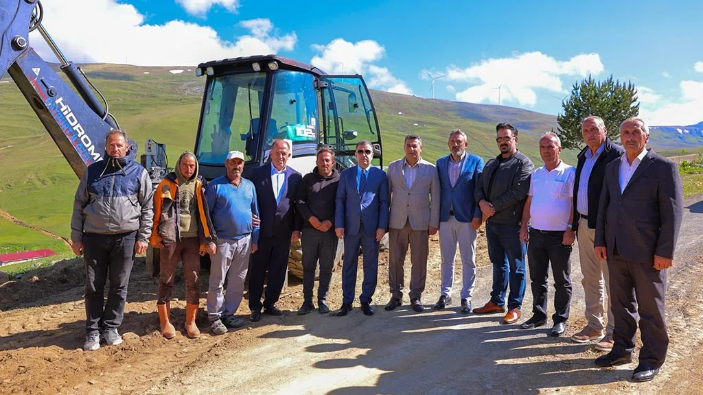 Bayburt Valisi Eldivan, Günbuldu Köyü İsale Hattı Çalışmalarını İnceledi