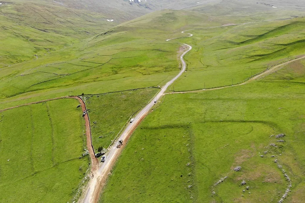 Bayburt Valisi Eldivan, Günbuldu Köyü İsale Hattı Çalışmalarını İnceledi