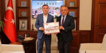 Bayburt Valisi Mustafa Eldivan, Kurbanını TDV'ye Bağışladı Haberi