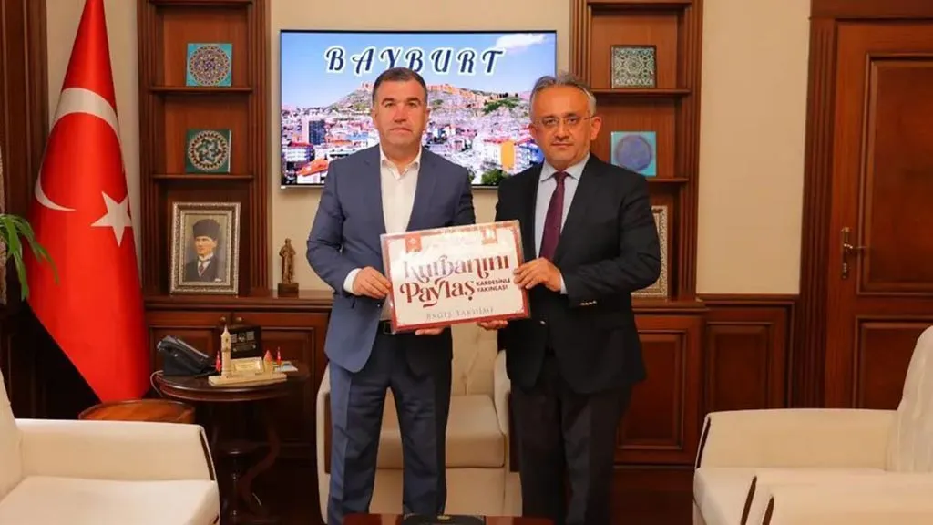Bayburt Valisi Mustafa Eldivan, Kurbanını TDV'ye Bağışladı Haberi