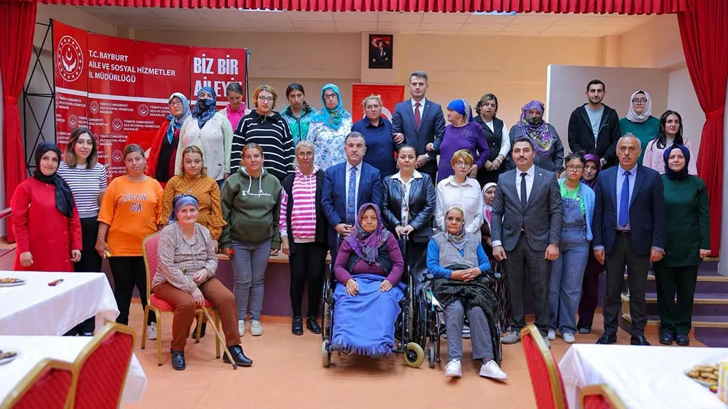 Bayburt Valisi ve Eşi, Engelsiz Yaşam Merkezini Ziyaret Etti Haberi