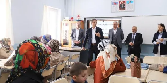 Bayburt’ta Aile Okulu Kurslarına Yoğun İlgi, 140 Veli Sertifikalarını Aldı Haberi