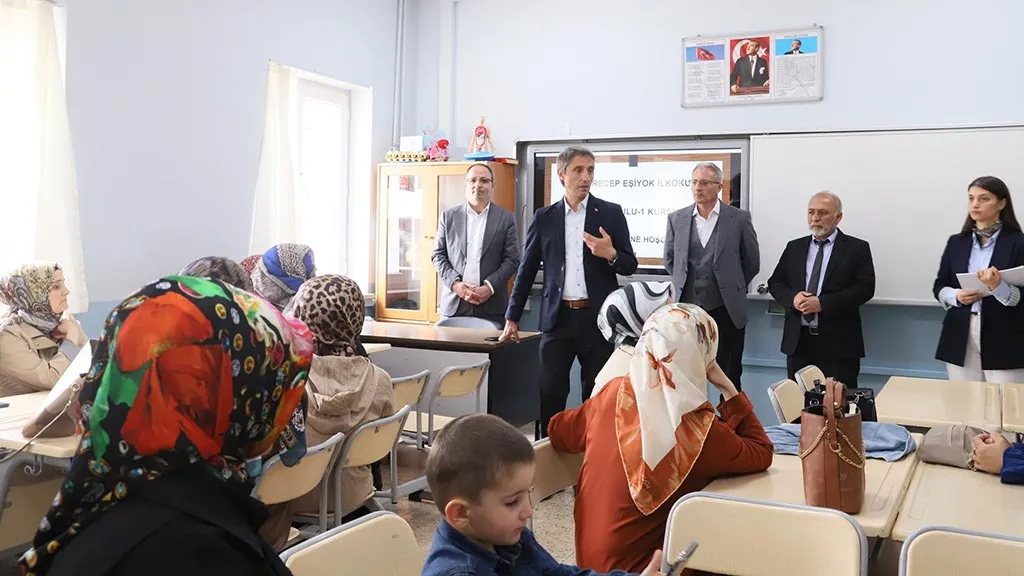Bayburt'ta Aile Okulu Kurslarına Yoğun İlgi, 140 Veli Sertifikalarını Aldı Haberi