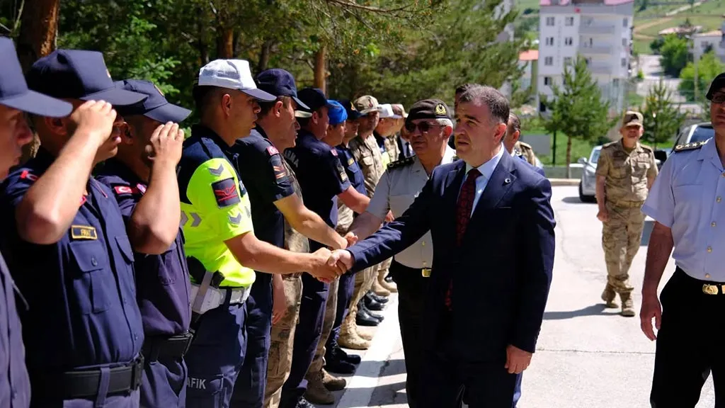 Bayburt'ta Fedakar Güvenlik Güçlerine Bayram Ziyareti