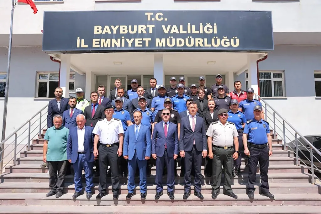 Bayburt'ta Fedakar Güvenlik Güçlerine Bayram Ziyareti