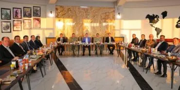 Bayburt'ta Komutan ve Kaymakamlara Veda Yemeği Programı Düzenlendi