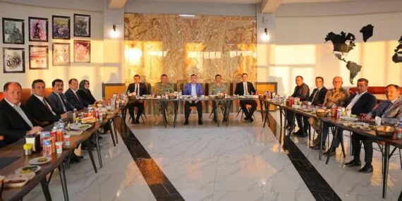 Bayburt’ta Komutan ve Kaymakamlara Veda Yemeği Programı Düzenlendi