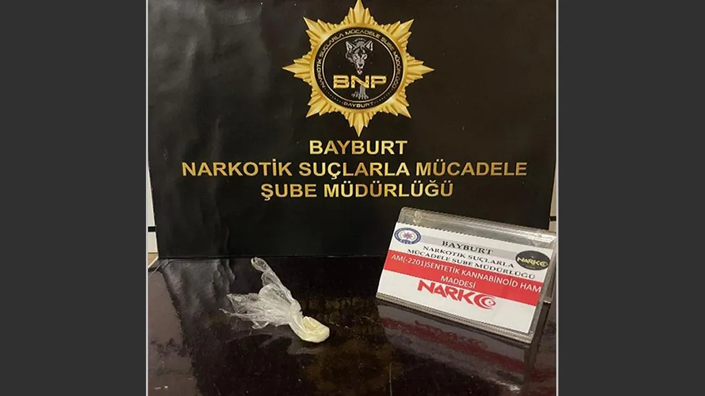 Bayburt'ta Uyuşturucu Operasyonu, Bonzai Hammaddesi Ele Geçirildi, 3 Gözaltı!