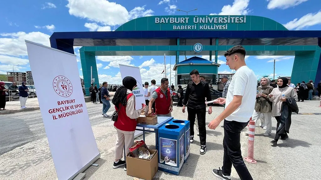 Bayburt'ta YKS Sonrası Kalemler Köy Okulları İçin Toplandı