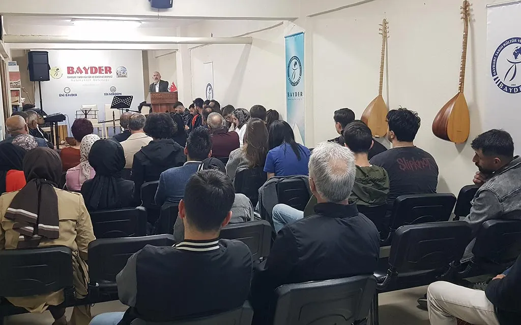 BAYDER Kültür Sohbetleri Sezon Finalini Müzikle Taçlandırdı, Bir Yılın Emekleri Alkışlarla Kapanış Yaptı