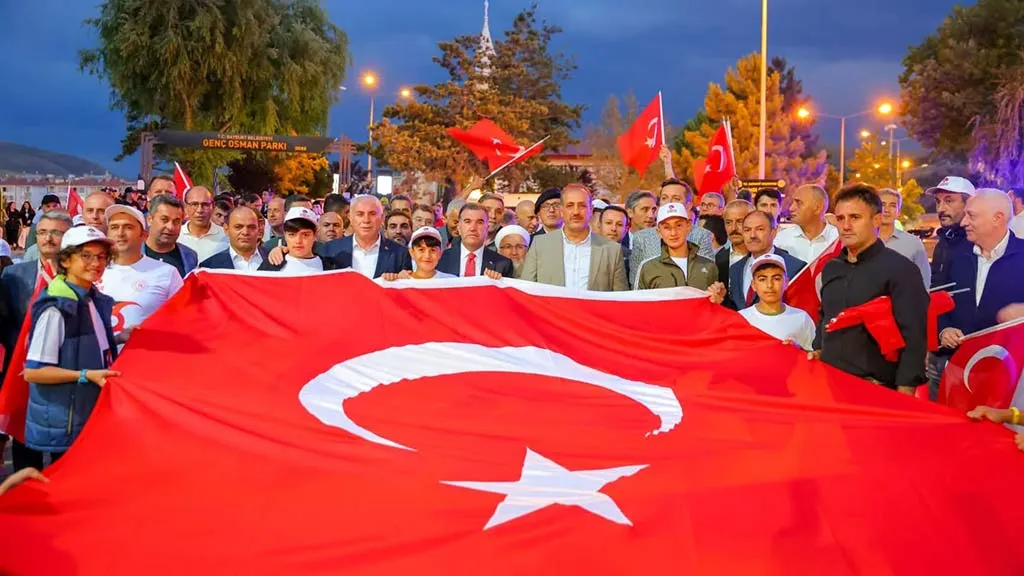 15 Temmuz Bayburt'ta Anıldı: Demokrasi Yürüyüşü Yapıldı