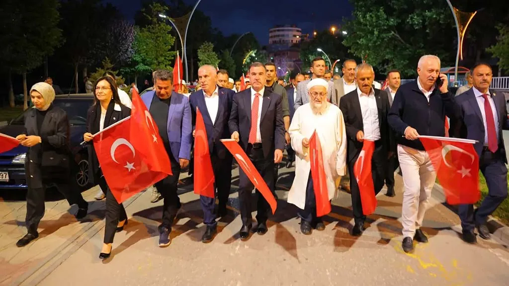 15 Temmuz Bayburt'ta Anıldı: Demokrasi Yürüyüşü Yapıldı