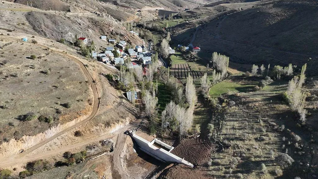 Bayburt Alaca Köyü'nde Taşkın Kontrol İnşaatı Tamamlanıyor, Risk Azalıyor