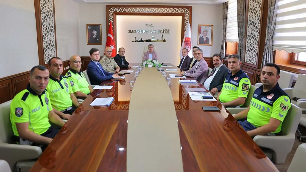 Bayburt İl Trafik Komisyonu Toplantısında Güvenlik Önlemleri Gündemde