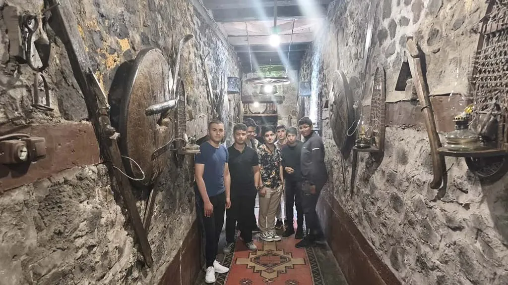 Bayburt Müftülüğünden Lise Öğrencilerine Erzurum'a Tarih ve Kültür Gezisi