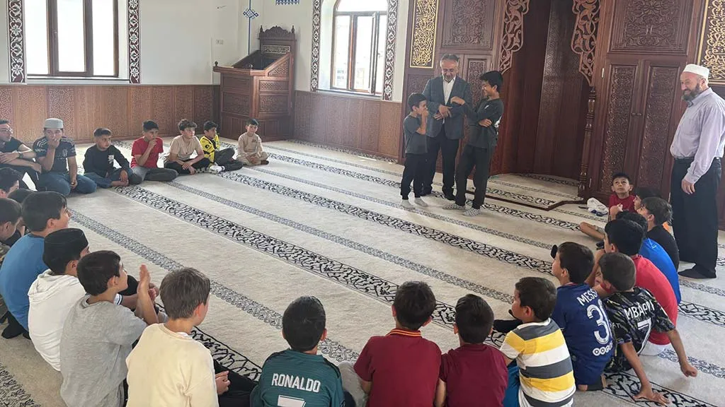 Bayburt Müftüsü Bayram Danacı, Yaz Kur'an Kurslarını Ziyaret Etti