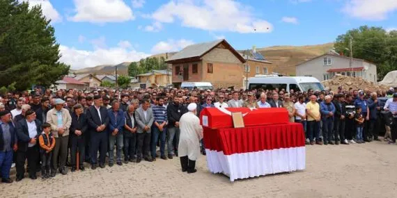 Bayburt Valisi, Bekçi Dursun Ali Çolak’ın Cenaze Törenine Katıldı