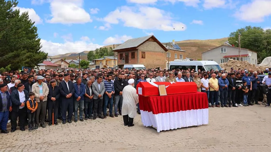 Bayburt Valisi, Bekçi Dursun Ali Çolak'ın Cenaze Törenine Katıldı
