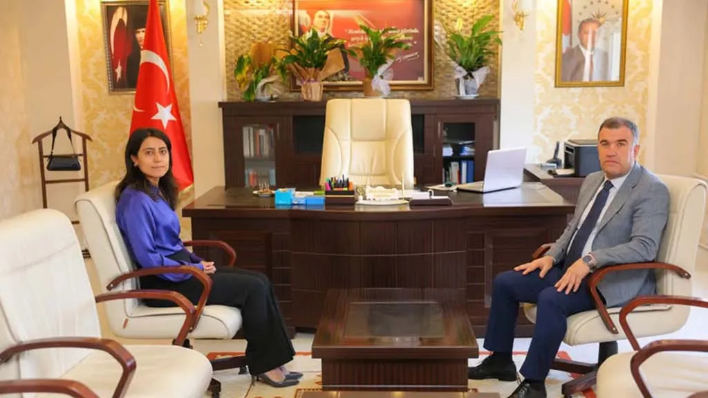Bayburt Valisi Eldivan'dan Demirözü Kaymakamı Kılıçtürk'e Hayırlı Olsun Ziyareti