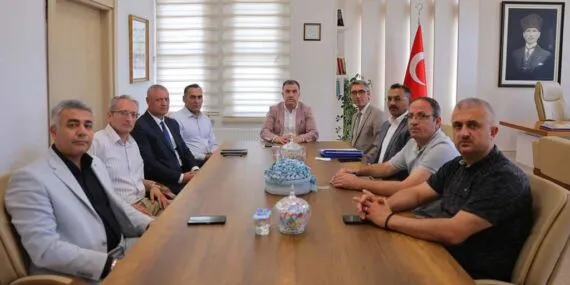 Bayburt’ta 2025-2026 Eğitim Yılı Hazırlıkları Vali Eldivan Başkanlığında Değerlendirildi