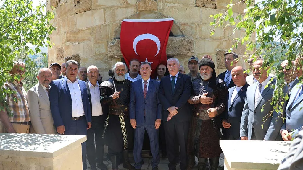 Bayburt'ta 29. Dede Korkut Şölenleri Dede Korkut Türbesi Ziyaretiyle Başladı