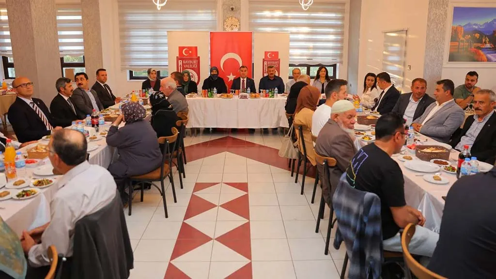 Bayburt'ta Şehit Aileleri ve Gazilere Vefa Yemeği Düzenlendi