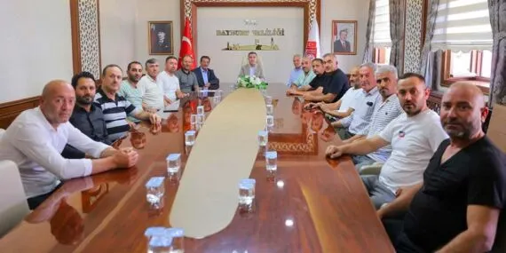 Bayburt’ta Servis Şoförleri Toplantısı: Güvenlik ve Çözüm Yolları Ele Alındı