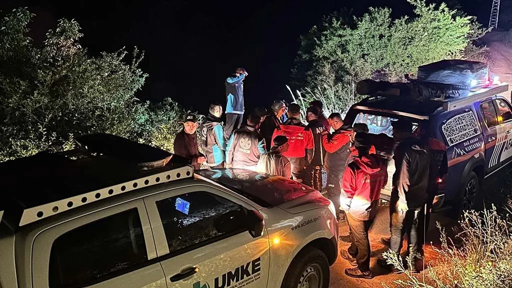 Uçak Kazası Sonrası Arama Kurtarma Çalışmaları Devam Ediyor