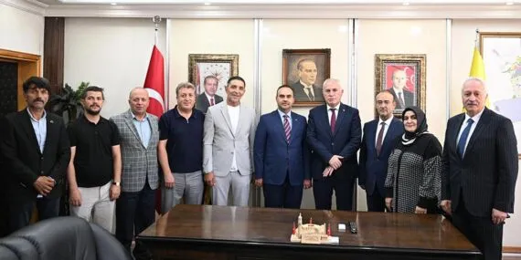 Bakan Mehmet Fatih Kacır’dan Bayburt Belediyesi’ne Ziyaret