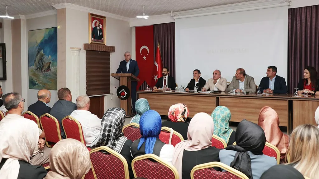 Bayburt Belediye Başkanı Mete Memiş AK Parti Toplantısında Yapılan Çalışmaları Açıkladı