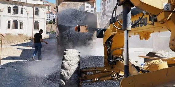 Bayburt Belediyesi Ekipleri Şehrin Dört Bir Yanında Çalışmalarına Devam Ediyor