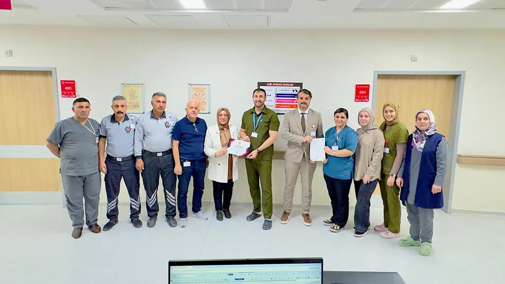 Bayburt Devlet Hastanesi Sağlık Çalışanlarına Teşekkür Belgesi Verdi