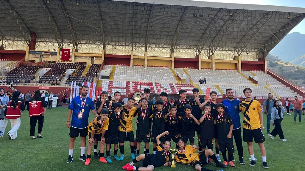Bayburt Kalegücü Spor, Gümüşhane'de Aile Yılı Futbol Turnuvasının Şampiyonu Oldu