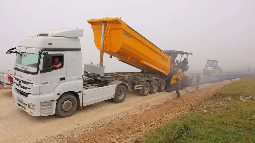 Bayburt-Uzungöl Arası Yeşil Yol Projesi'nde Asfaltlama Çalışmaları Başladı