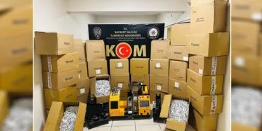 Bayburt'ta Kaçak Tütün Operasyonu: Büyük Miktarda Kaçak Ürün Ele Geçirildi