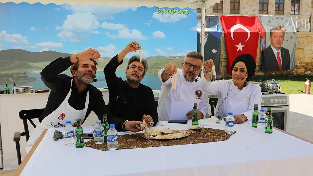 Bayburt'ta Lezzet Şöleni, Geleneksel Tatlar Gastronomi Etkinliğinde Buluştu