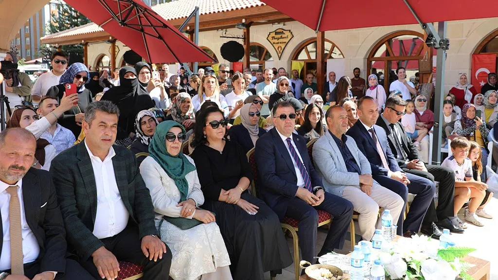 Bayburt'ta Lezzet Şöleni, Geleneksel Tatlar Gastronomi Etkinliğinde Buluştu