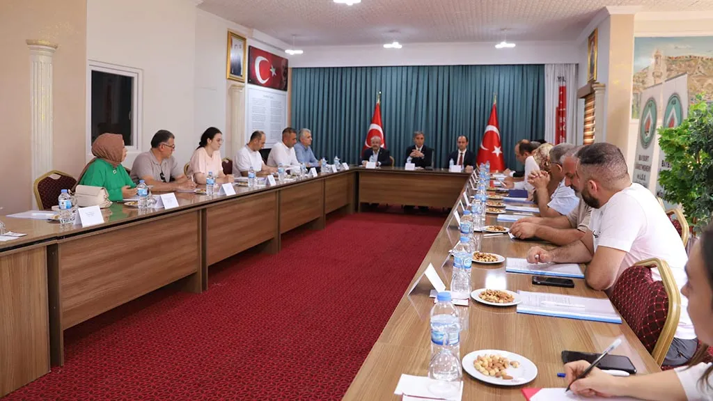 Bayburt'ta Mesleki ve Teknik Eğitim Okul Yönetim Kurulu Toplantısı Düzenlendi