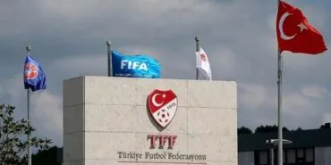 TFF, Fenerbahçe, Beşiktaş ve Başakşehir'in Süper Lig Maçlarını Erteledi