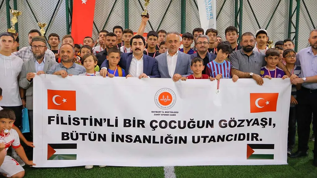 Yaz Kur'an Kursları Futbol Turnuvası Bayburt'ta Son Buldu: İşte Şampiyonlar