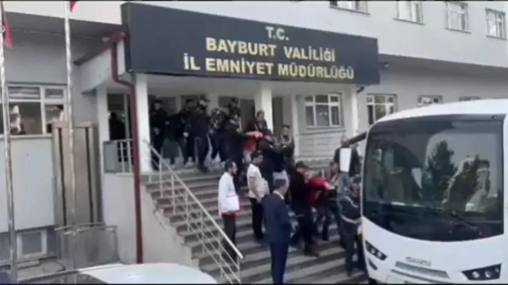 112 Vatandaş Dolandırıldı! Bayburt’ta 1,8 Milyon TL’lik Vurgun Ortaya Çıktı