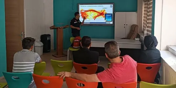 Bayburt AFAD’dan BİLSEM Personeline Afet ve Yangın Farkındalık Eğitimi