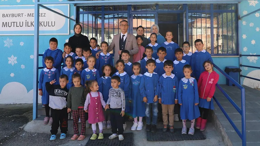 Bayburt İl Milli Eğitim Müdürü Kahraman’dan Mutlu Köyü İlkokulu’na Ziyaret