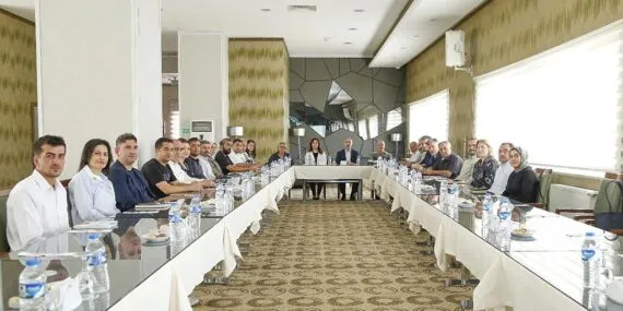 Bayburt Üniversitesi 2027-2031 Stratejik Planı İçin SWOT Analizi Eğitimi Düzenledi