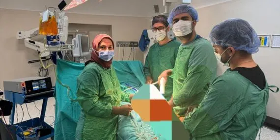 Bayburt’ta 73 Yaşındaki Hastaya Tek Seansta İki Diz Protezi Ameliyatı