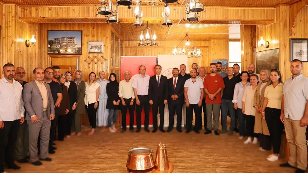 Bayburt’ta Türkiye Yüzyılı Maarif Modeli Öğretmen Bilgilendirme Toplantısı Düzenlendi