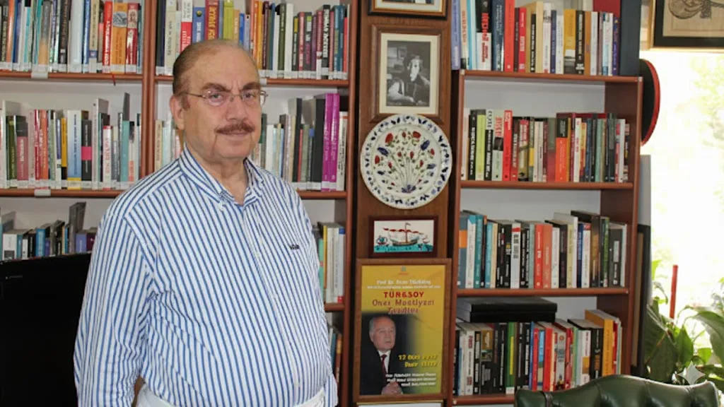 Eski Kültür ve Ticaret Bakanı Bayburtlu Agah Oktay Güner Vefat Etti