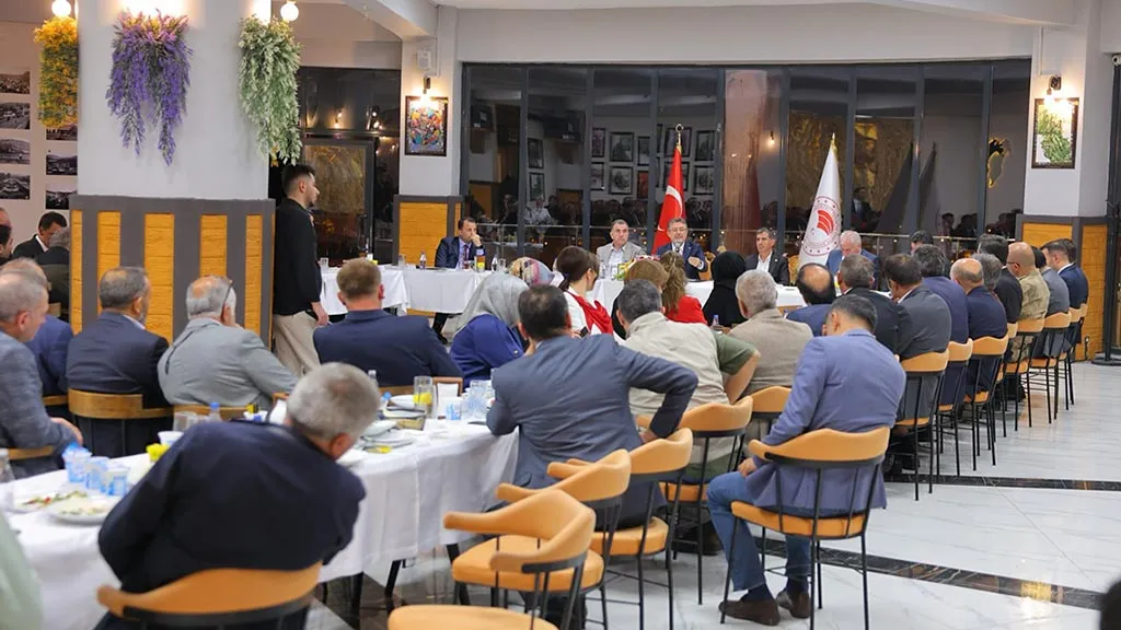 Tarım Bakanı İbrahim Yumaklı Bayburt’ta STK’larla Buluştu