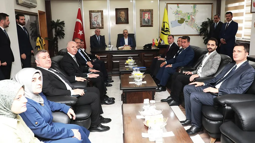 Ulaştırma ve Altyapı Bakanı Abdulkadir Uraloğlu Bayburt Belediyesini Ziyaret Etti