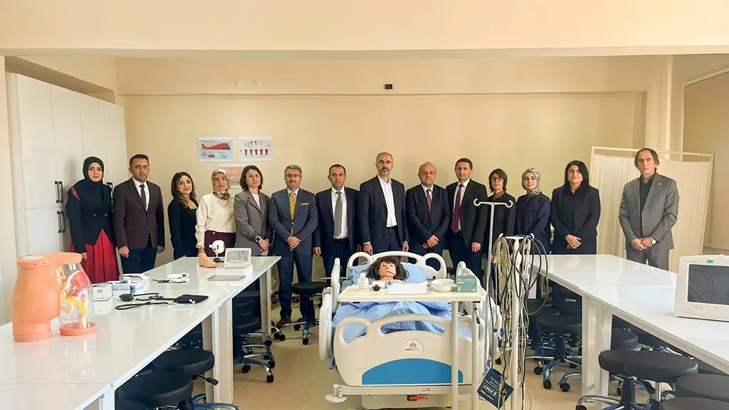 Bayburt Üniversitesi Hemşirelik Beceri Laboratuvarı Açıldı